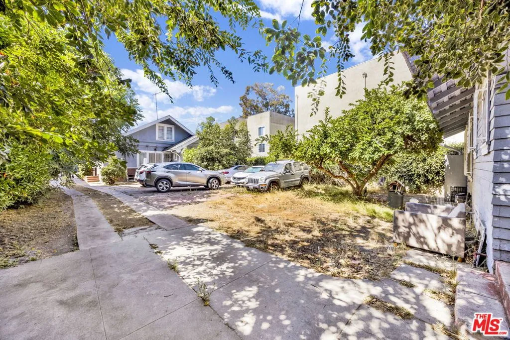 1215 W 39th Place, Los Angeles, California 90037 home-pic-6