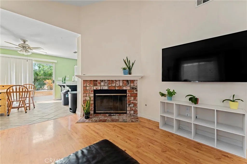 23825 Five Tribes Trail, Murrieta, California 92562 home-pic-12