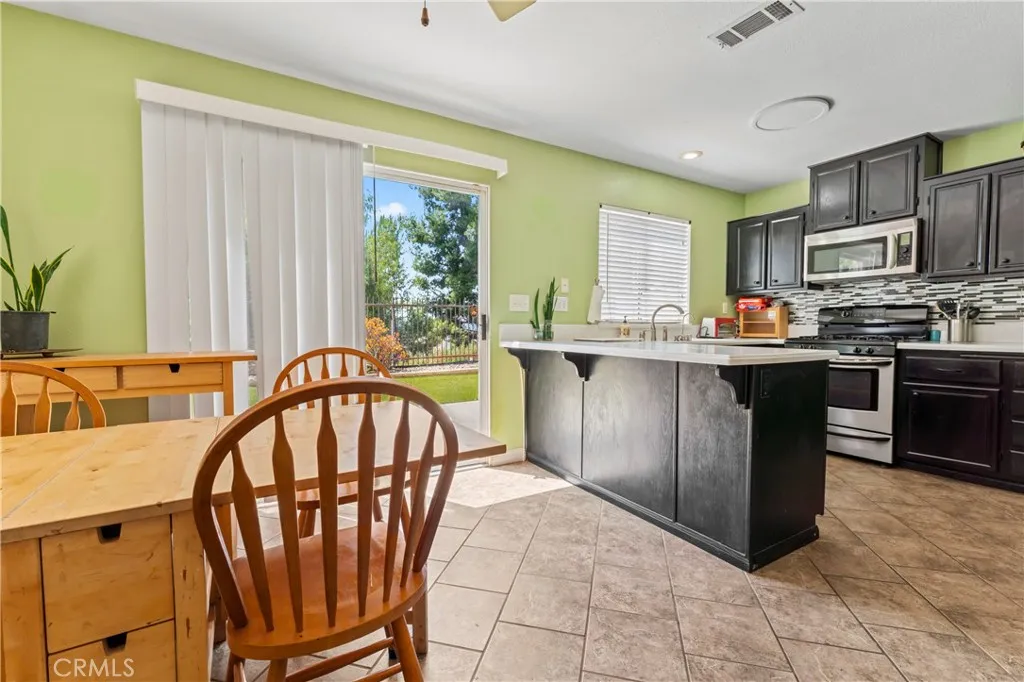 23825 Five Tribes Trail, Murrieta, California 92562 home-pic-16