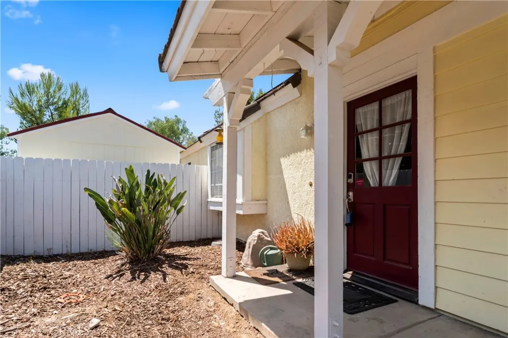 23825 Five Tribes Trail, Murrieta, California 92562 home-pic-9