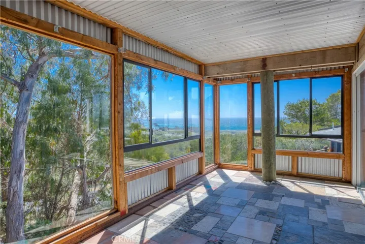 Enclosed deck off primary with fantastic viees