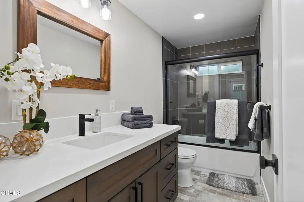 1199 New Bedford Court, Ventura, California 93001 home-pic-16