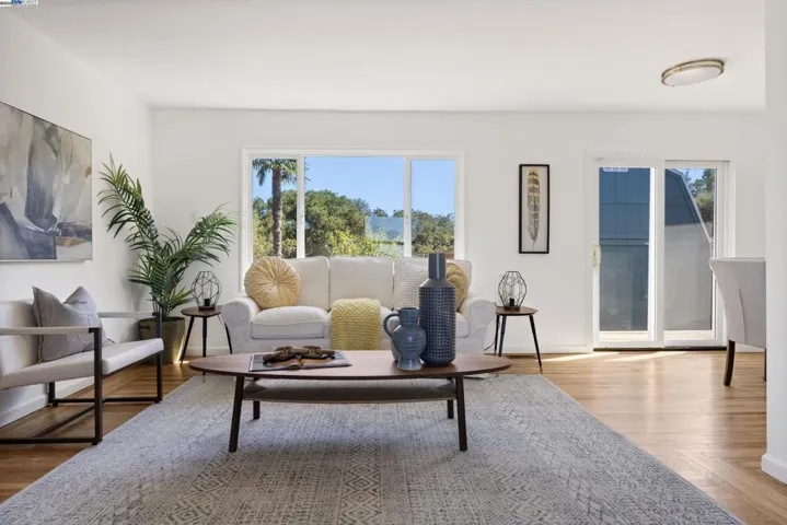 8802 Seneca St, Oakland, California 94605