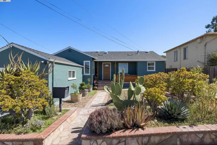 8802 Seneca St, Oakland, California 94605
