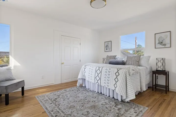 8802 Seneca St, Oakland, California 94605