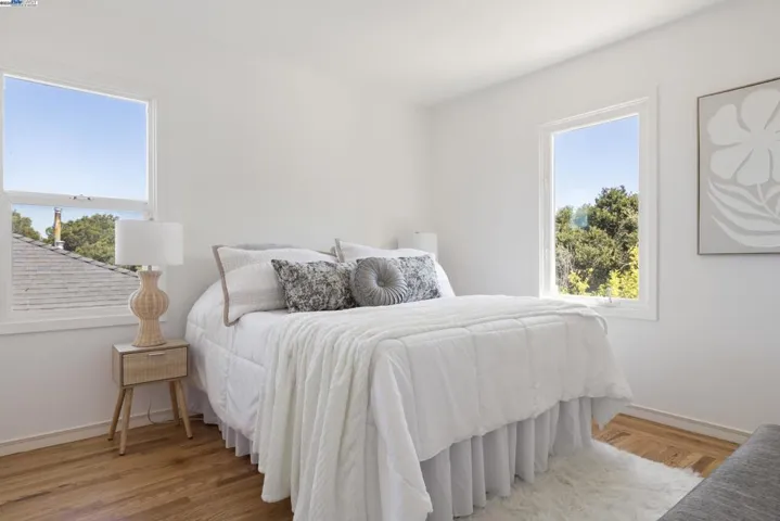 8802 Seneca St, Oakland, California 94605