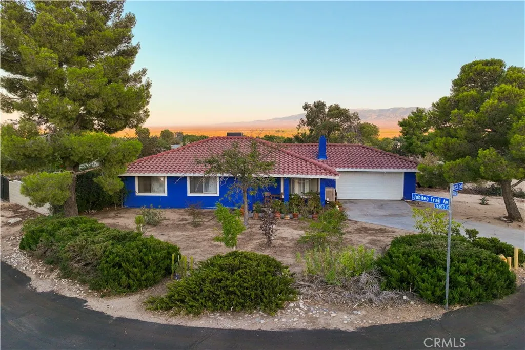 39132 161st Street E, Palmdale, California 93591 home-pic-1