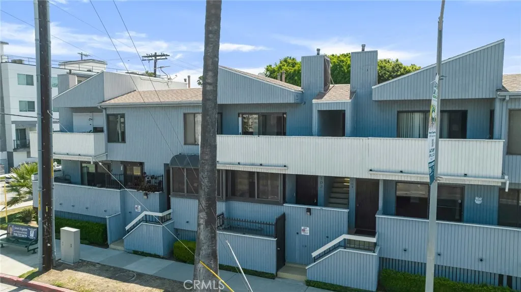 5530 Thornburn Street 102, Los Angeles, California 90045 home-pic-18