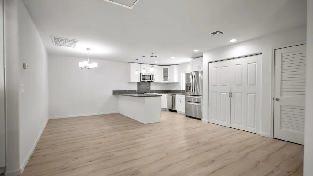 8582 Frontera Avenue, Yucca Valley, California 92284 home-pic-64