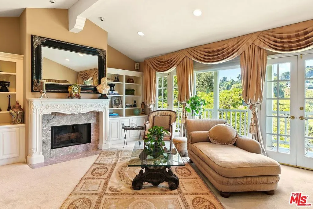 3541 Westfall Drive, Encino, California 91436 home-pic-12