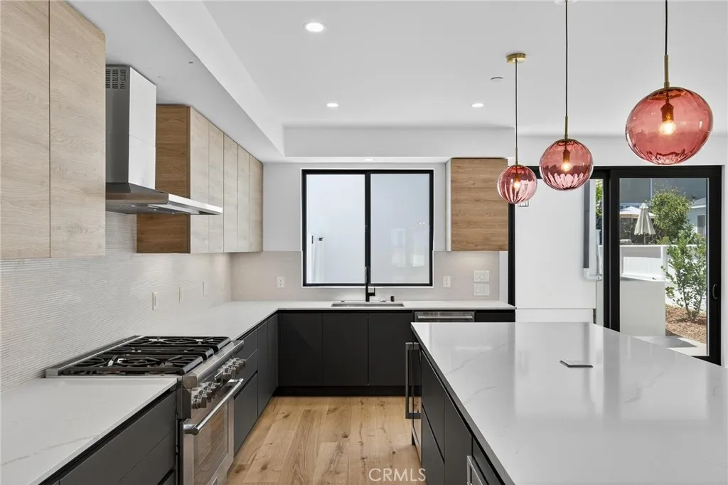 1011 S Prospect Avenue, Redondo Beach, California 90277 home-pic-9