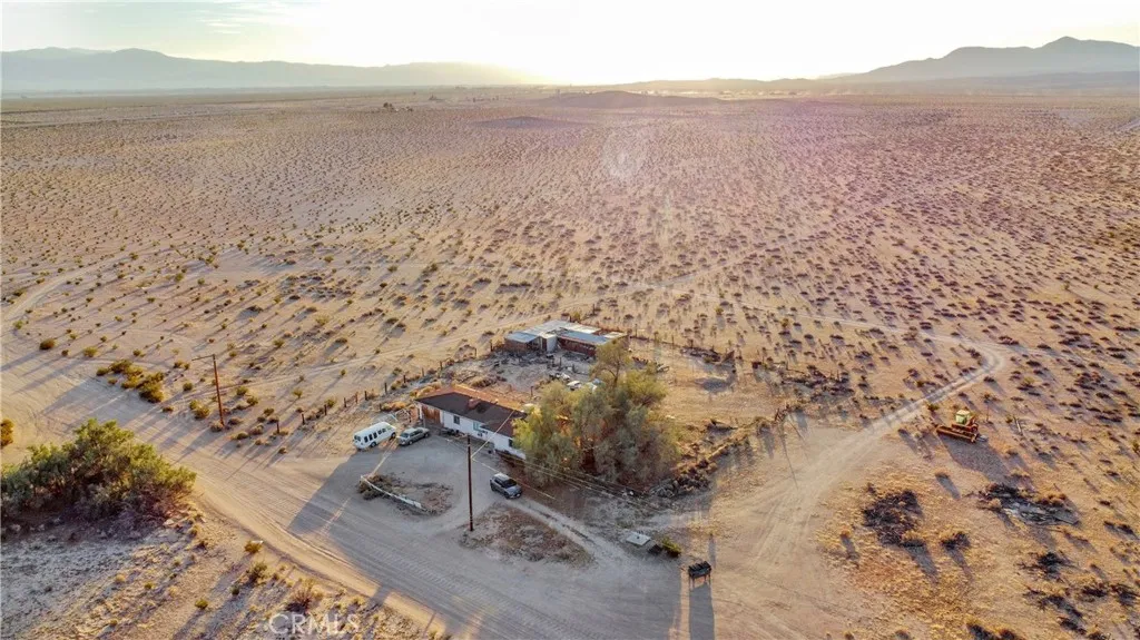 38920 Kathy Ln, Newberry Springs, California 92365 home-pic-8