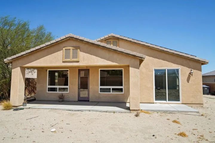 33-web-or-mls-W Agua Dulce Dr-S1908-033