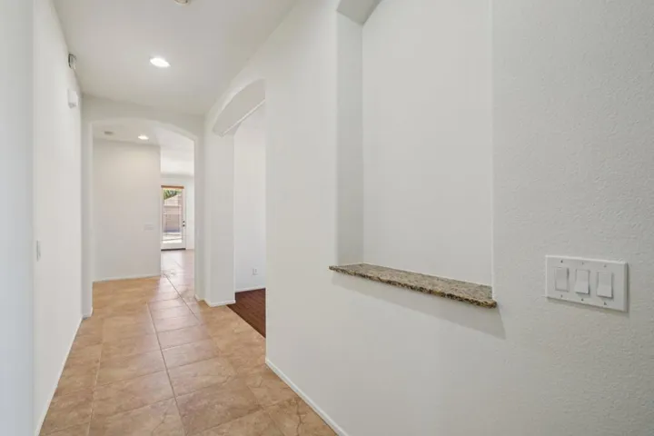 17-web-or-mls-W Agua Dulce Dr-S1908-017