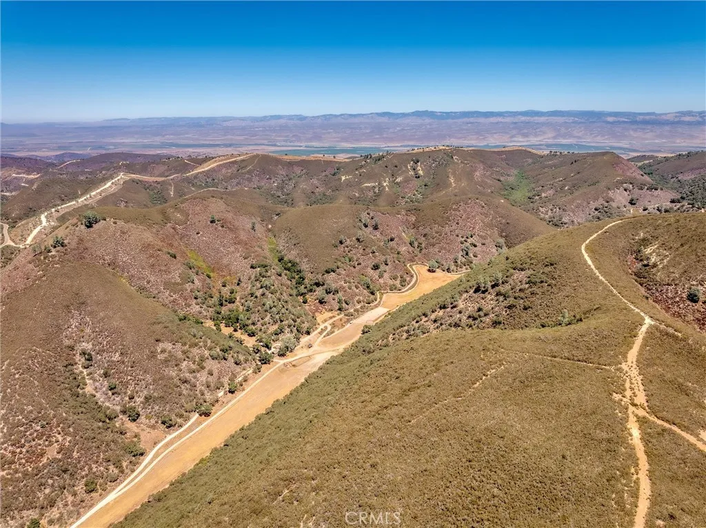 Trails on the ridges