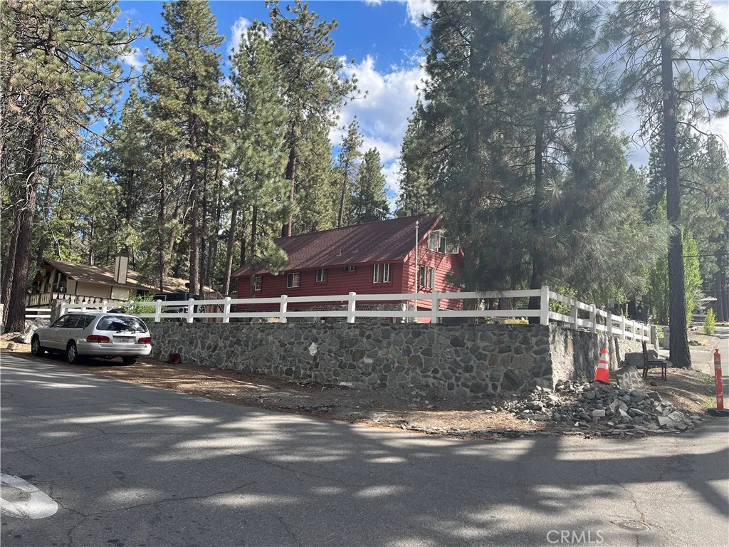 5865 Elm Street, Wrightwood, California 92397 home-pic-2