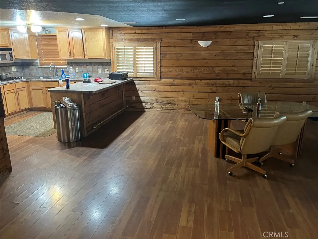 5865 Elm Street, Wrightwood, California 92397 home-pic-6