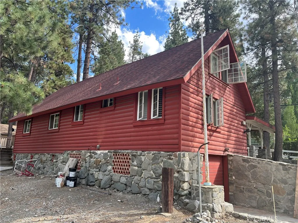 5865 Elm Street, Wrightwood, California 92397 home-pic-1