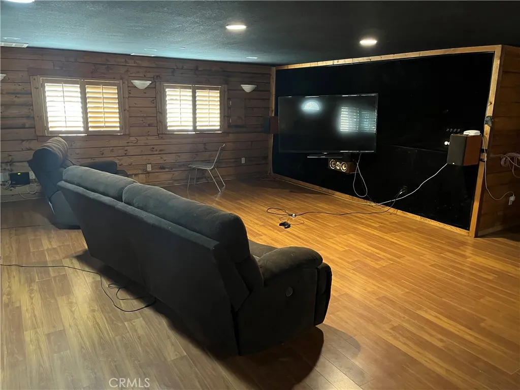 5865 Elm Street, Wrightwood, California 92397 home-pic-7