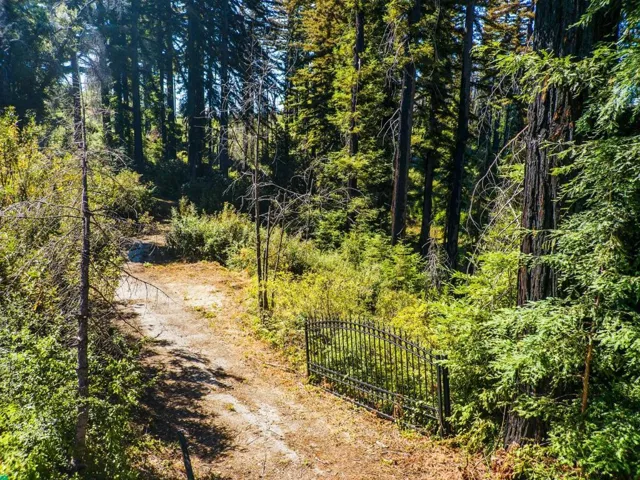 585 Robles Drive, Santa Cruz, California 95060