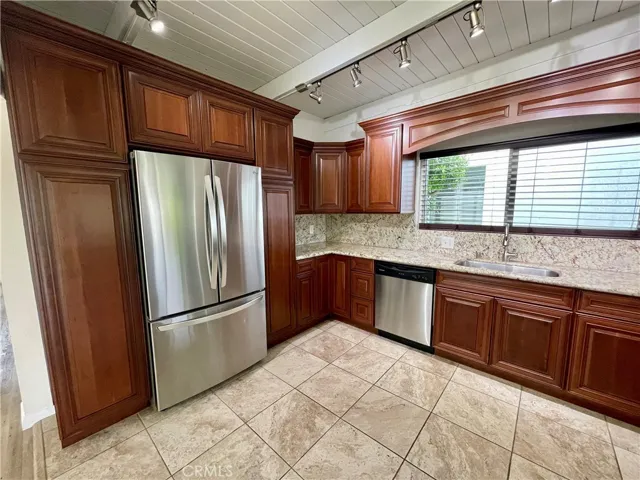 637 13th Street, Manhattan Beach, California 90266