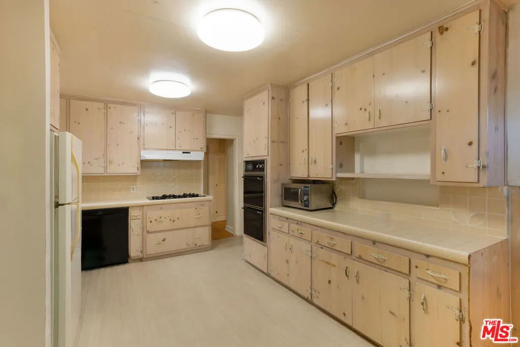 11202 Patom Drive, Culver City, California 90230 home-pic-6