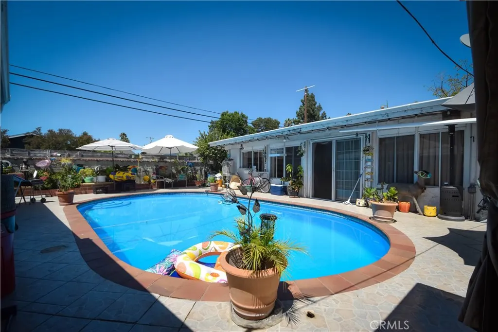 15058 Friar Street, Van Nuys, California 91411 home-pic-17