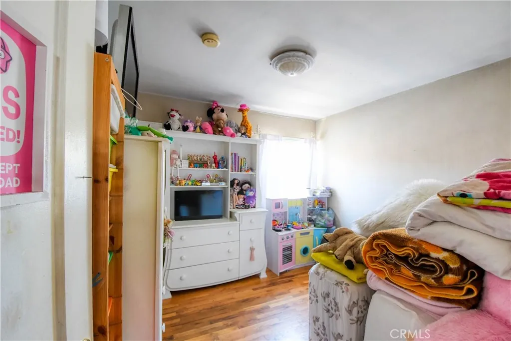 15058 Friar Street, Van Nuys, California 91411 home-pic-9