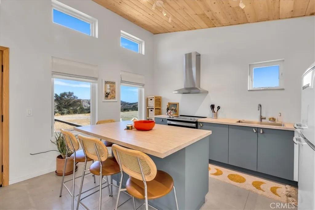 10277 Pinon Avenue, Morongo Valley, California 92256 home-pic-14