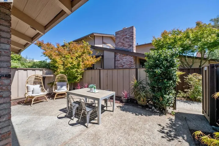 1230 Ballena Blvd, Alameda, California 94501