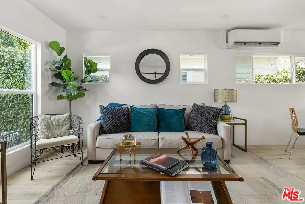 2354 Ocean Avenue, Venice, California 90291 home-pic-4