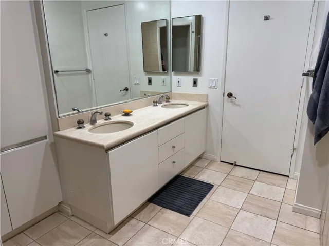 850 E Ocean Boulevard B3, Long Beach, California 90802