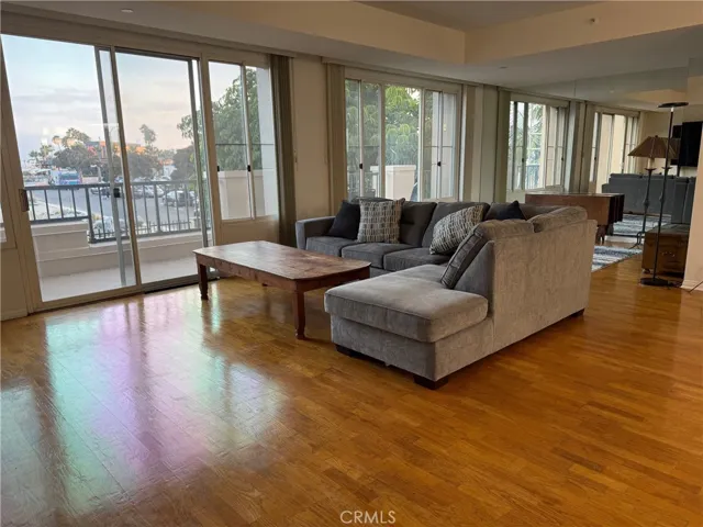 850 E Ocean Boulevard B3, Long Beach, California 90802