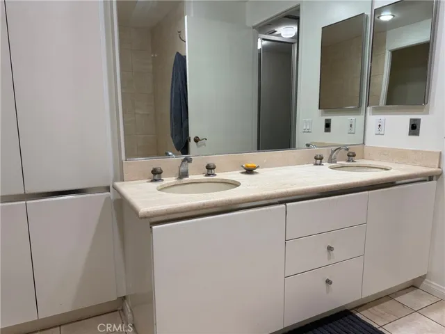 850 E Ocean Boulevard B3, Long Beach, California 90802
