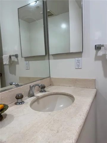 850 E Ocean Boulevard B3, Long Beach, California 90802