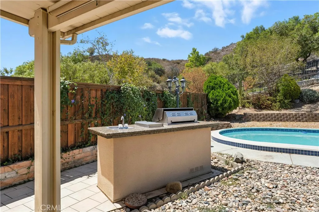 29193 Sunswept Drive, Lake Elsinore, California 92530 home-pic-32