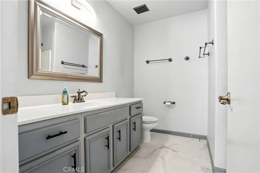 29193 Sunswept Drive, Lake Elsinore, California 92530 home-pic-17