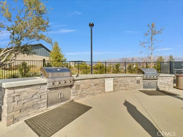 1474 Hummingbird Way, Banning, California 92220