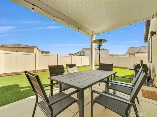 1474 Hummingbird Way, Banning, California 92220