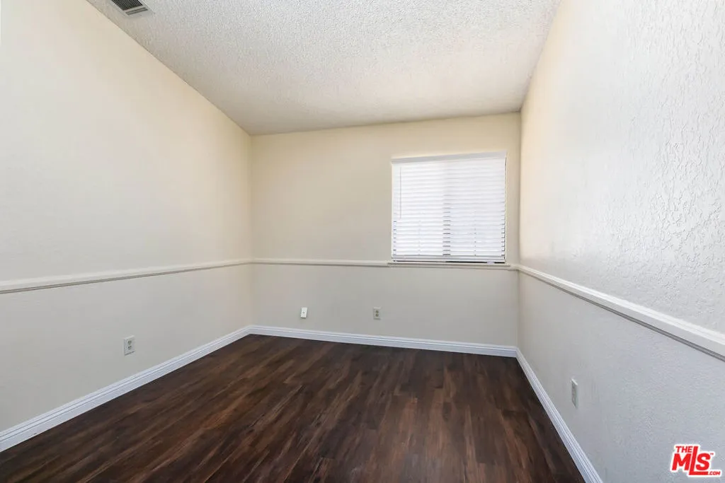 1010 E Avenue J6, Lancaster, California 93535 home-pic-17