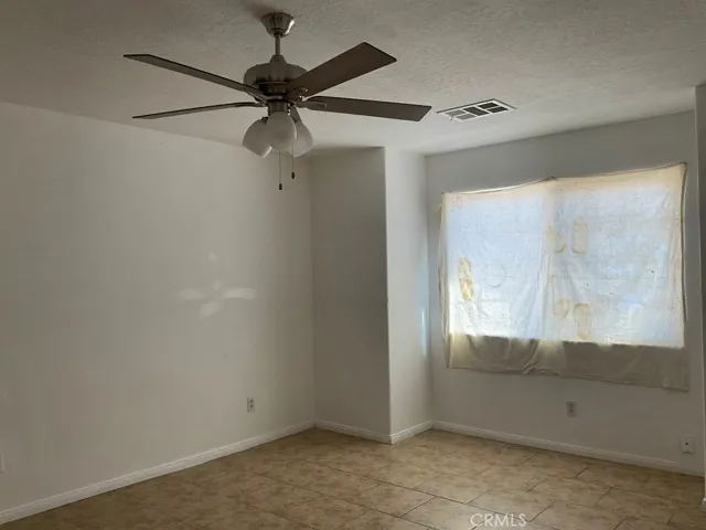 16392 Appletree Lane, Victorville, California 92395