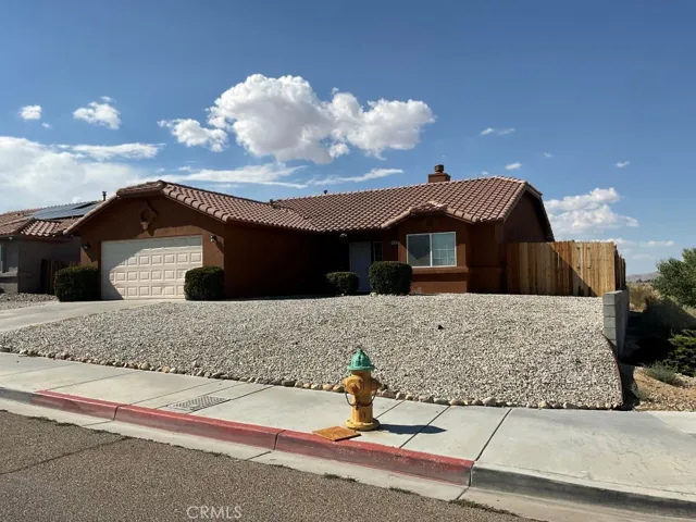 16392 Appletree Lane, Victorville, California 92395