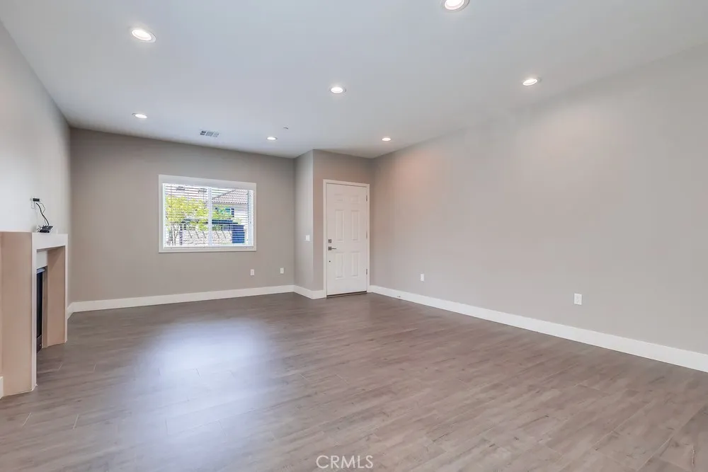 gallery-image 4