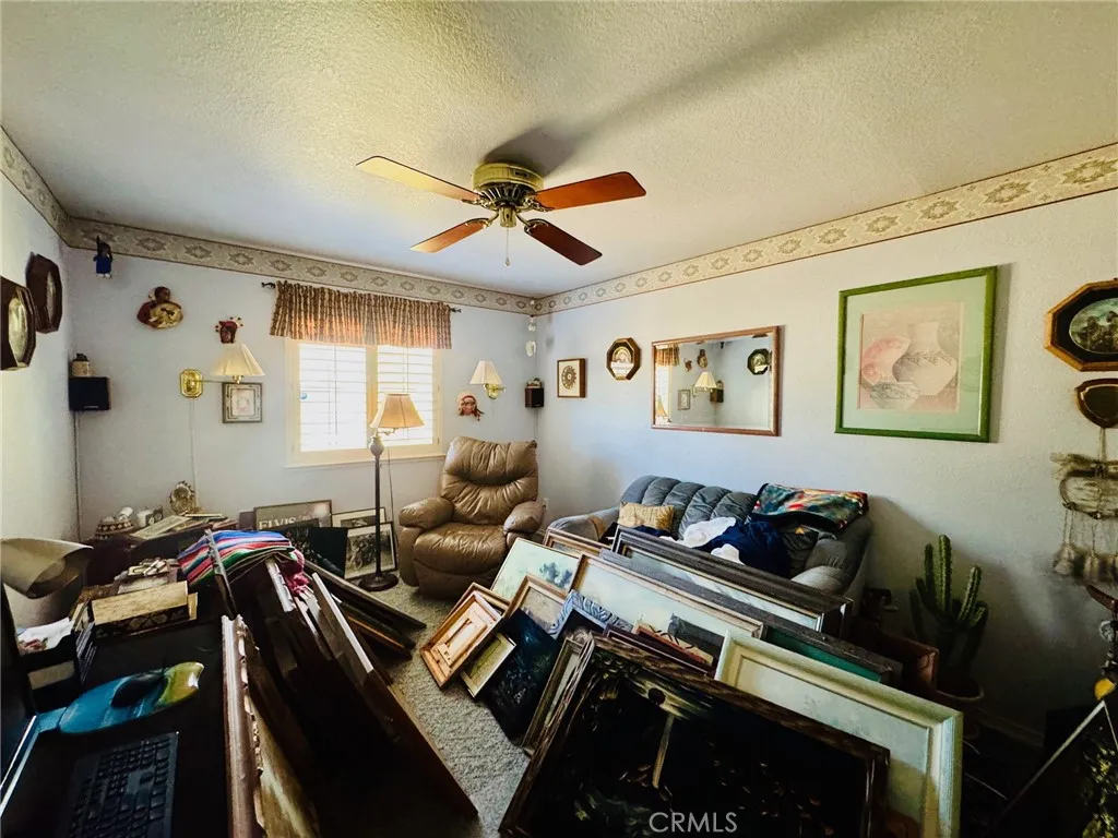 4189 W Providence Avenue, Fresno, California 93722 home-pic-17