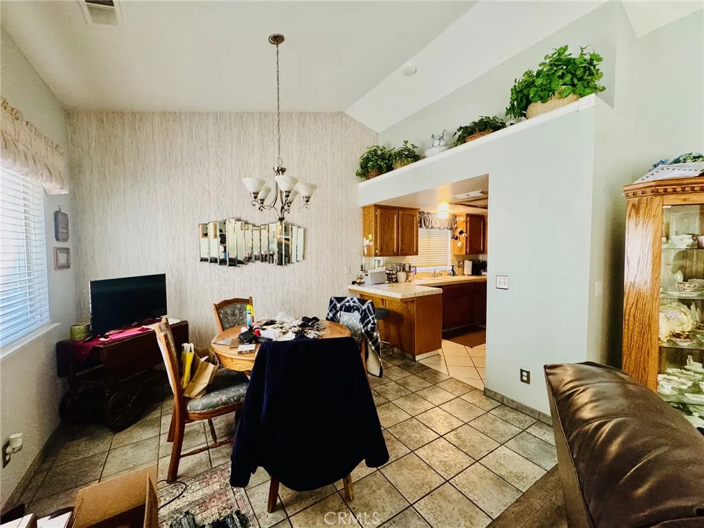 4189 W Providence Avenue, Fresno, California 93722 home-pic-6
