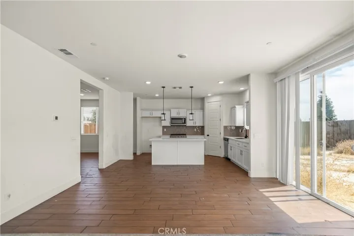 5903 Cardano Avenue, Bakersfield, California 93313