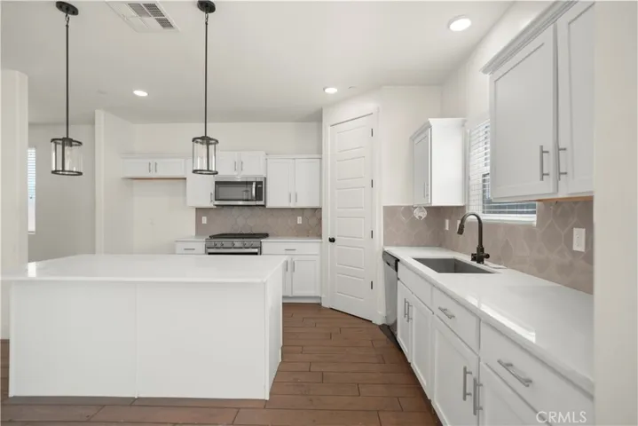5903 Cardano Avenue, Bakersfield, California 93313