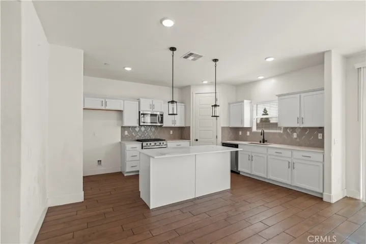 5903 Cardano Avenue, Bakersfield, California 93313