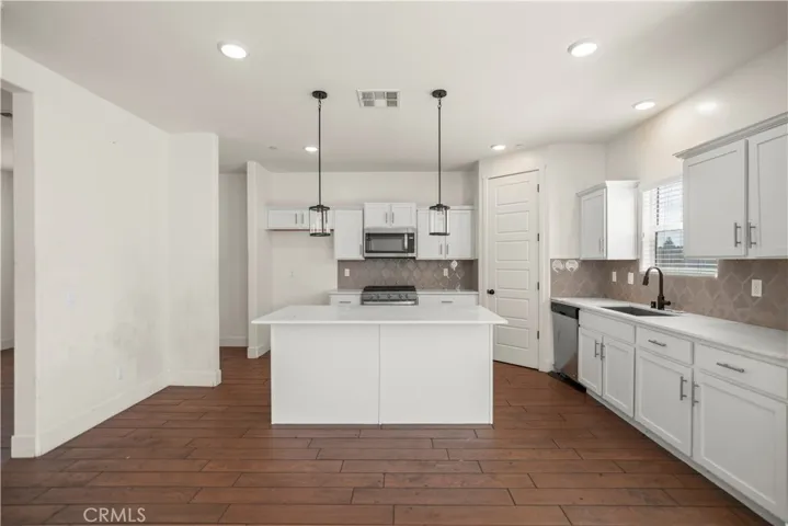 5903 Cardano Avenue, Bakersfield, California 93313