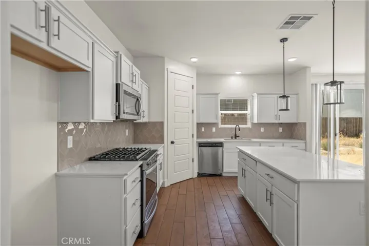 5903 Cardano Avenue, Bakersfield, California 93313